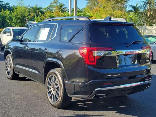 2023 GMC Acadia Denali