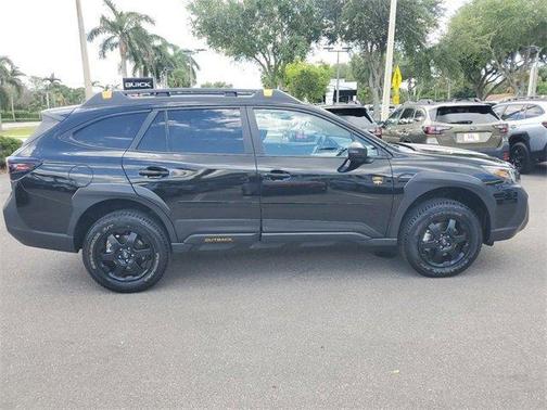 Crystal Black Silica 2022 Subaru Outback Wilderness