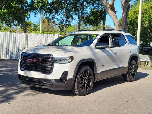 White Frost Tricoat 2023 GMC Acadia FWD SLT