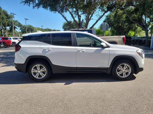 Summit White 2024 GMC Terrain SLE