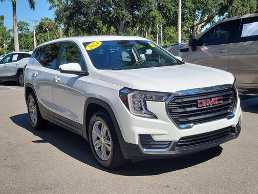 Summit White 2024 GMC Terrain SLE