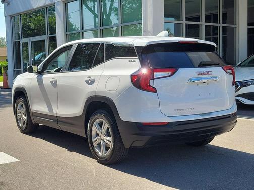 Summit White 2024 GMC Terrain SLE