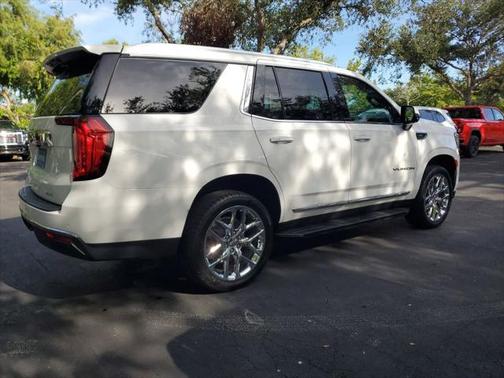 2023 GMC Yukon SLT