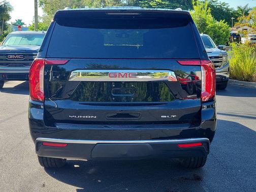 2021 GMC Yukon SLT