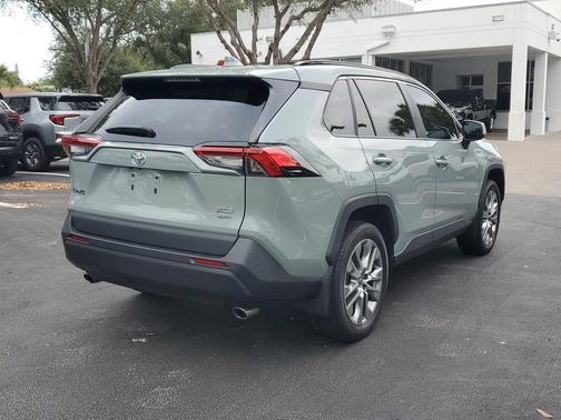 2022 Toyota RAV4 XLE Premium