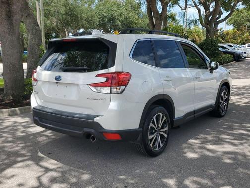 Crystal White Pearl 2022 Subaru Forester Limited