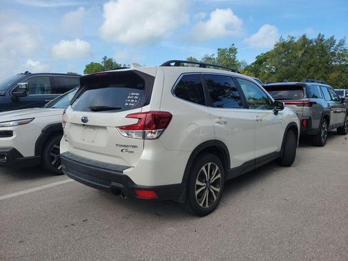 Crystal White Pearl 2022 Subaru Forester Limited