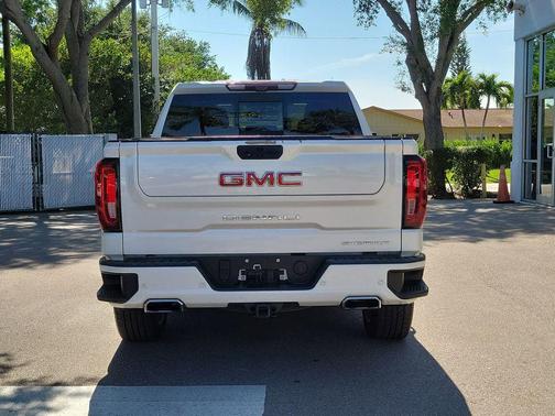 White Frost Tricoat 2022 GMC Sierra 1500 Denali