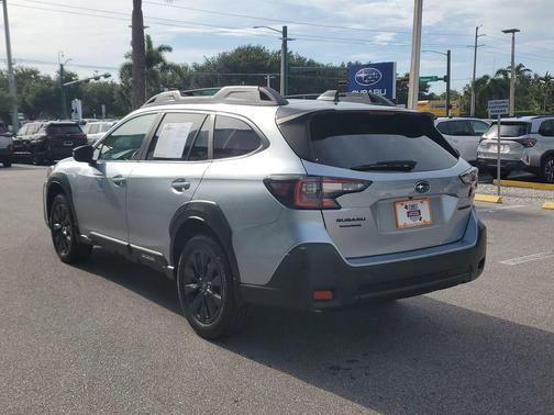 Ice Silver Metallic 2023 Subaru Outback Onyx Edition