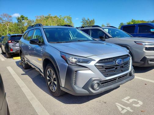 Ice Silver Metallic 2023 Subaru Outback Onyx Edition