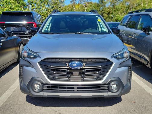 Ice Silver Metallic 2023 Subaru Outback Onyx Edition