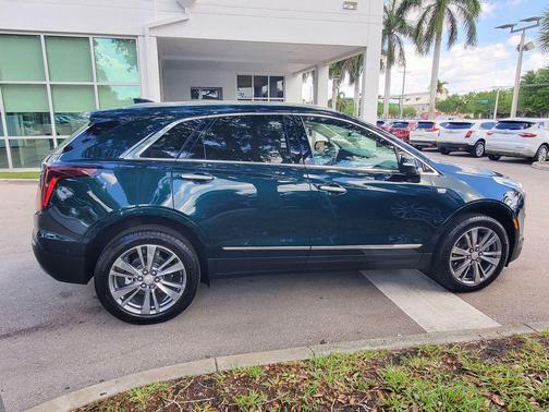 Emerald Lake Metallic 2024 Cadillac XT5 Premium Luxury