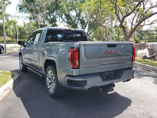 Sterling Metallic 2024 GMC Sierra 1500 Denali