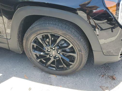 Ebony Twilight Metallic 2023 GMC Terrain SLE