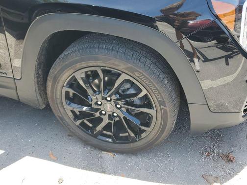 Ebony Twilight Metallic 2023 GMC Terrain SLE