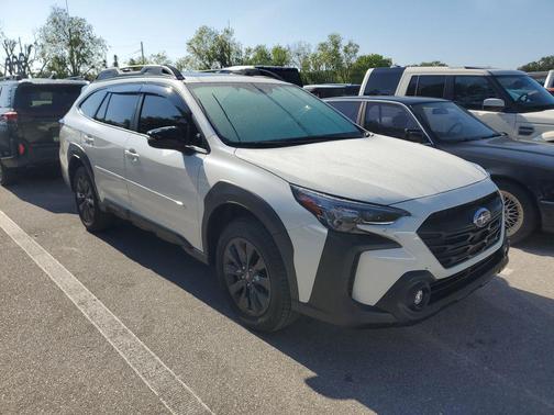 Crystal White Pearl 2025 Subaru Outback Onyx Edition