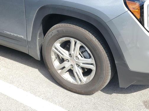 Sterling Metallic 2024 GMC Terrain SLE