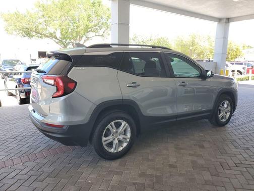 Sterling Metallic 2024 GMC Terrain SLE