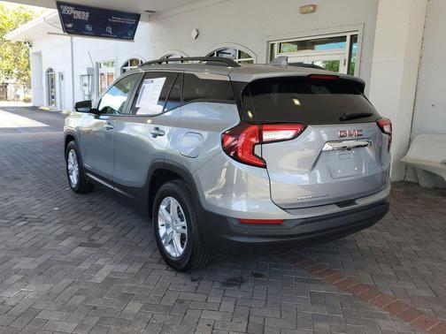 Sterling Metallic 2024 GMC Terrain SLE