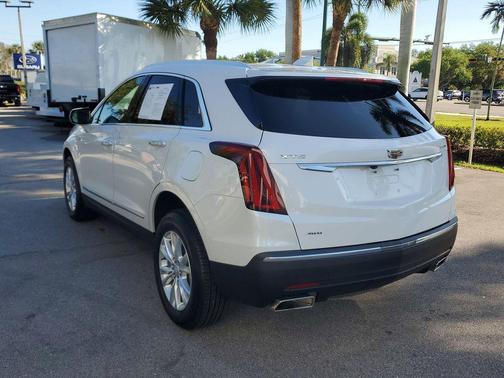 Crystal White Tricoat 2023 Cadillac XT5 Luxury