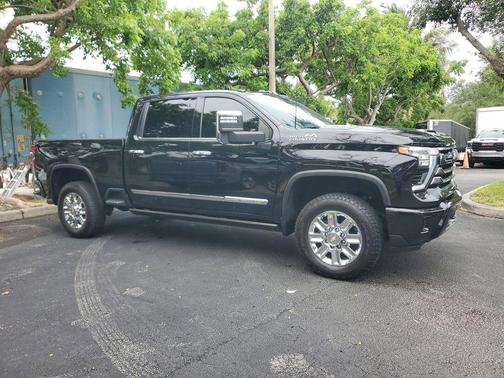 Black 2024 Chevrolet Silverado 2500 High Country