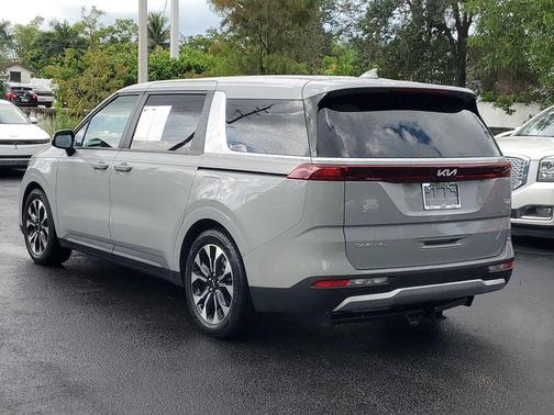 2024 Kia Carnival EX
