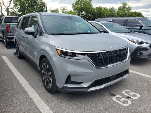 2024 Kia Carnival EX