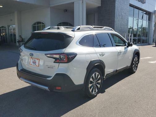 Crystal White Pearl 2024 Subaru Outback Touring