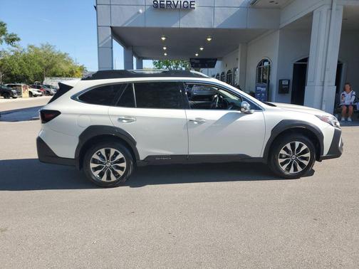 Crystal White Pearl 2024 Subaru Outback Touring