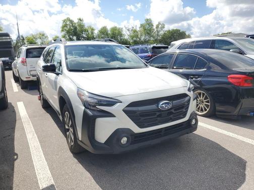 Crystal White Pearl 2024 Subaru Outback Premium