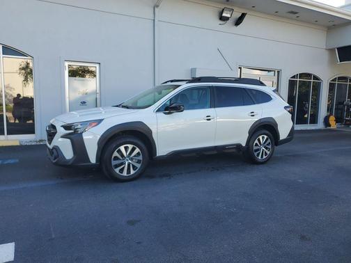Crystal White Pearl 2024 Subaru Outback Premium