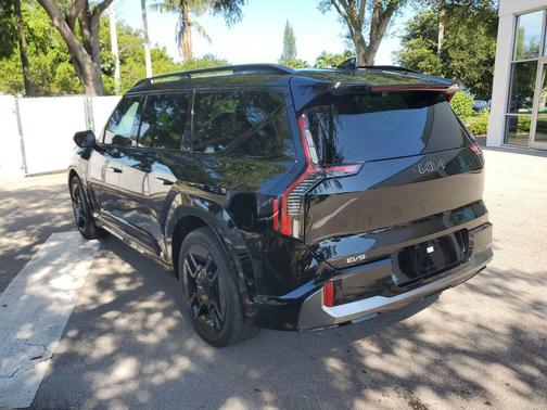 Aurora Black Pearl 2024 Kia EV9 GT-Line