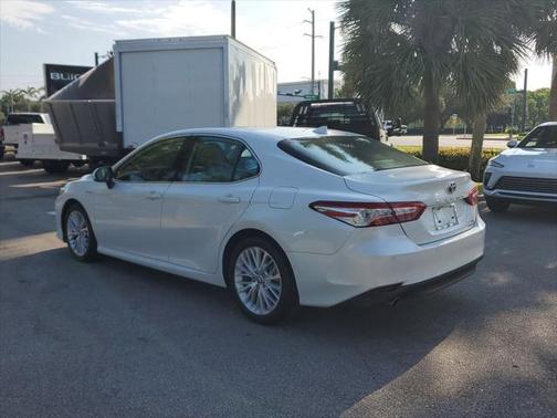 2019 Toyota Camry Hybrid XLE
