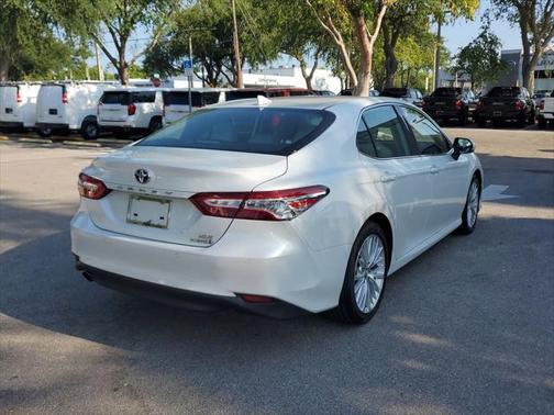 2019 Toyota Camry Hybrid XLE