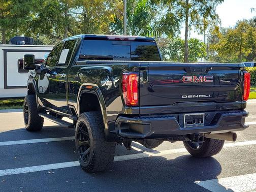 2020 GMC Sierra 2500 Denali