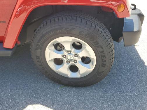 Flame Red Clearcoat 2014 Jeep Wrangler Sahara