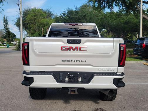 White Frost Tricoat 2024 GMC Sierra 2500 Denali