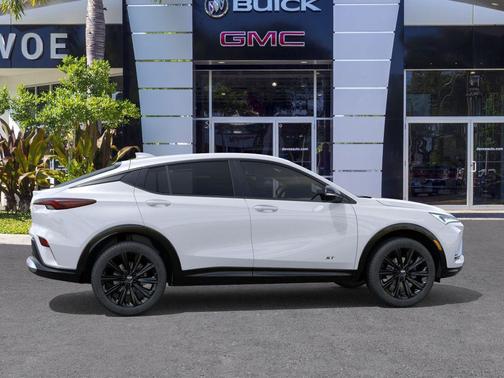 Summit White 2026 Buick Envista Sport Touring FWD
