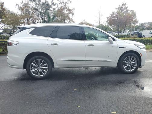 2024 Buick Enclave Avenir FWD