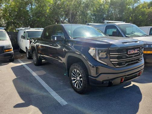 2023 GMC Sierra 1500 AT4
