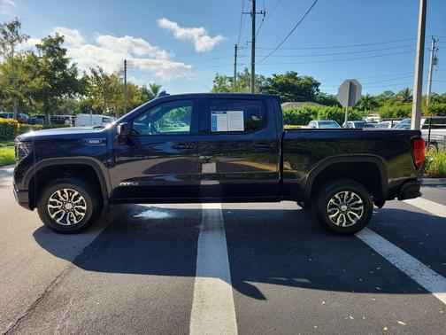 2023 GMC Sierra 1500 AT4