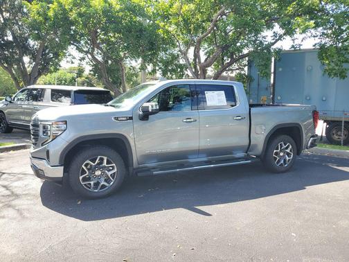 Sterling Metallic 2024 GMC Sierra 1500 SLT