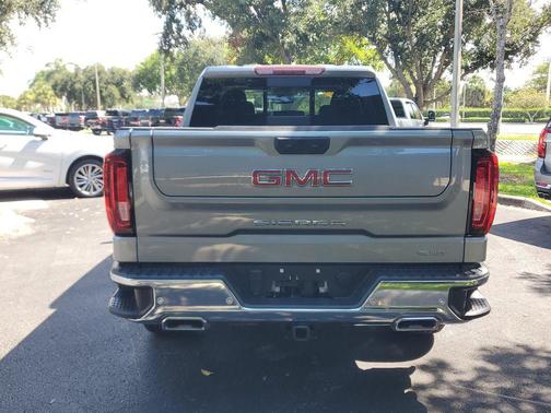 Sterling Metallic 2024 GMC Sierra 1500 SLT