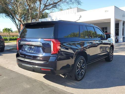 2021 GMC Yukon XL 4WD AT4
