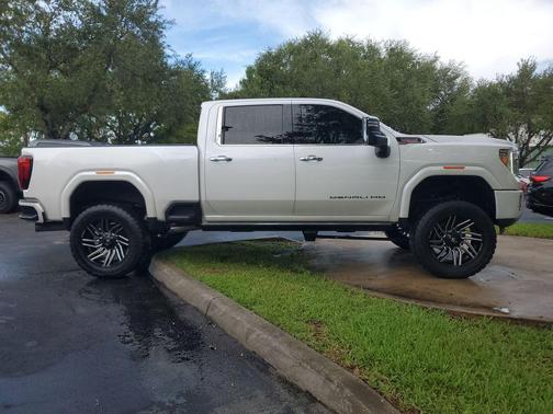 2023 GMC Sierra 2500 Denali