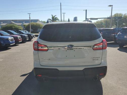 Crystal White Pearl 2022 Subaru Ascent Touring 7-Passenger