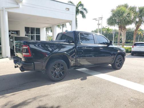 Diamond Black Crystal Pearlcoat 2020 RAM 1500 Laramie
