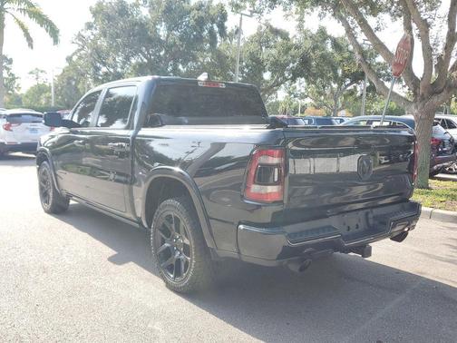 Diamond Black Crystal Pearlcoat 2020 RAM 1500 Laramie