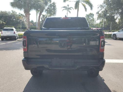 Diamond Black Crystal Pearlcoat 2020 RAM 1500 Laramie