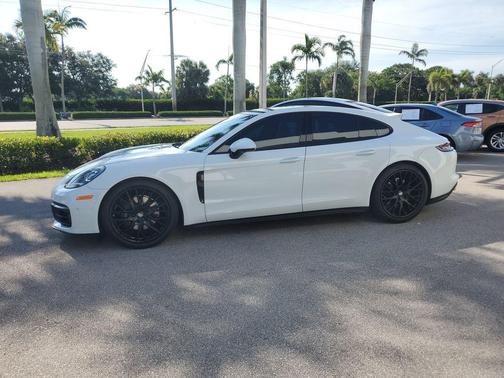 Carrara White Metallic 2023 Porsche Panamera Platinum Edition